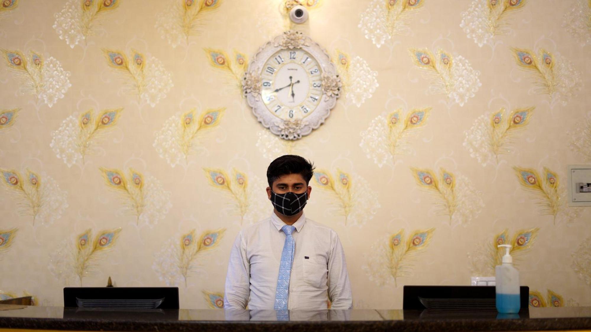 Hotel Neeraj Bhawan- Triveni Ghat Рішикеш Екстер'єр фото