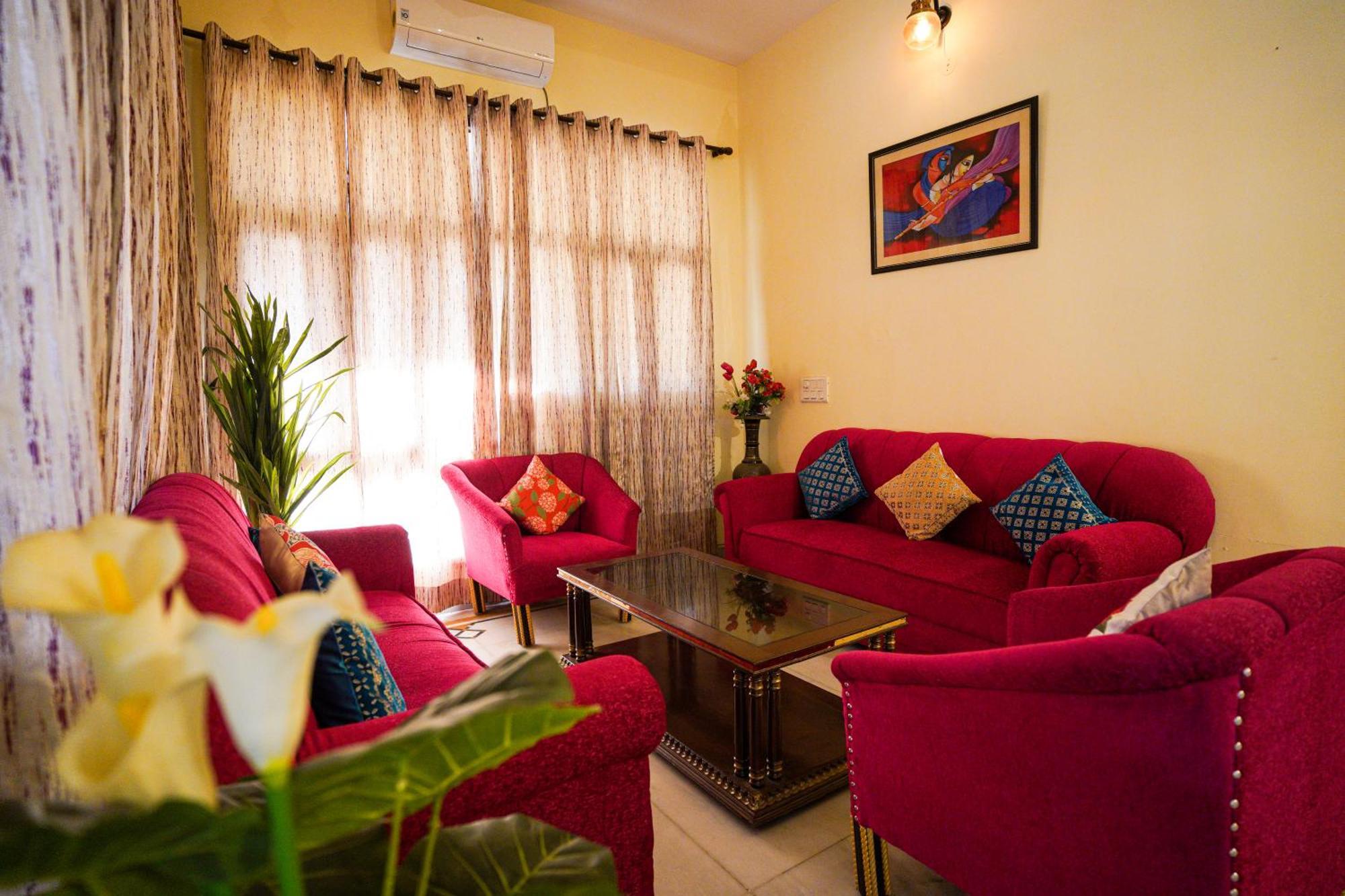 Hotel Neeraj Bhawan- Triveni Ghat Рішикеш Екстер'єр фото