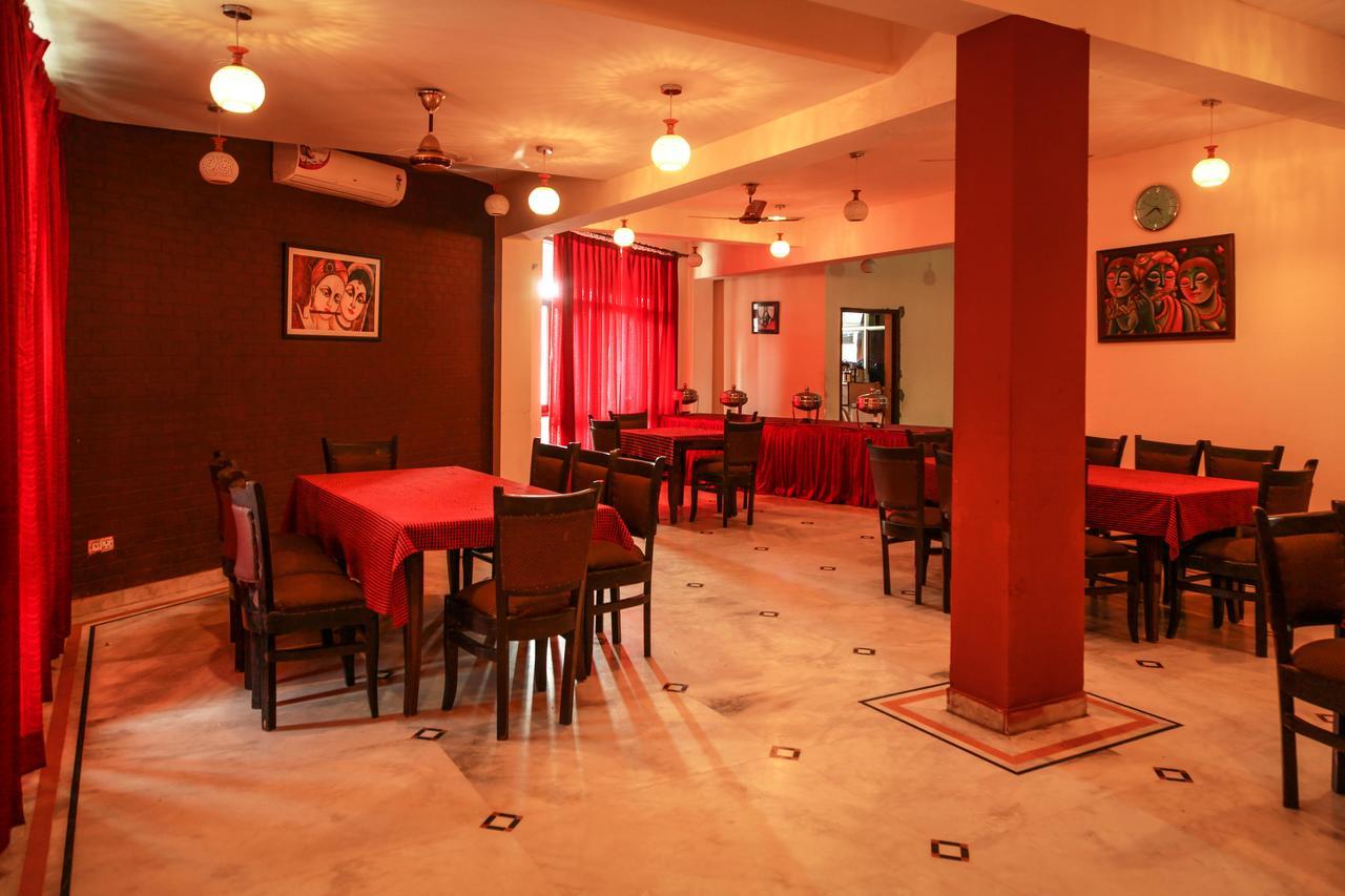 Hotel Neeraj Bhawan- Triveni Ghat Рішикеш Екстер'єр фото