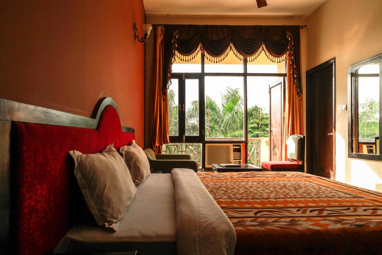Hotel Neeraj Bhawan- Triveni Ghat Рішикеш Екстер'єр фото