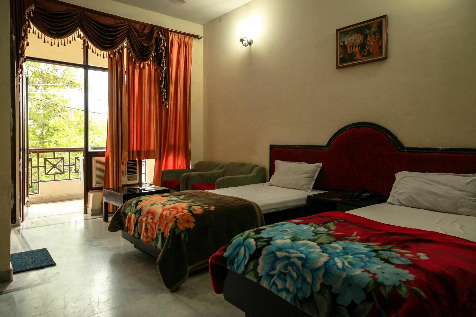 Hotel Neeraj Bhawan- Triveni Ghat Рішикеш Екстер'єр фото